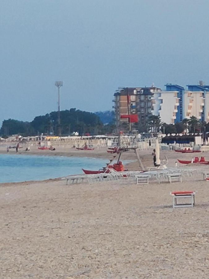 B&B Lido Apartament 10A Civitanova Marche Luaran gambar